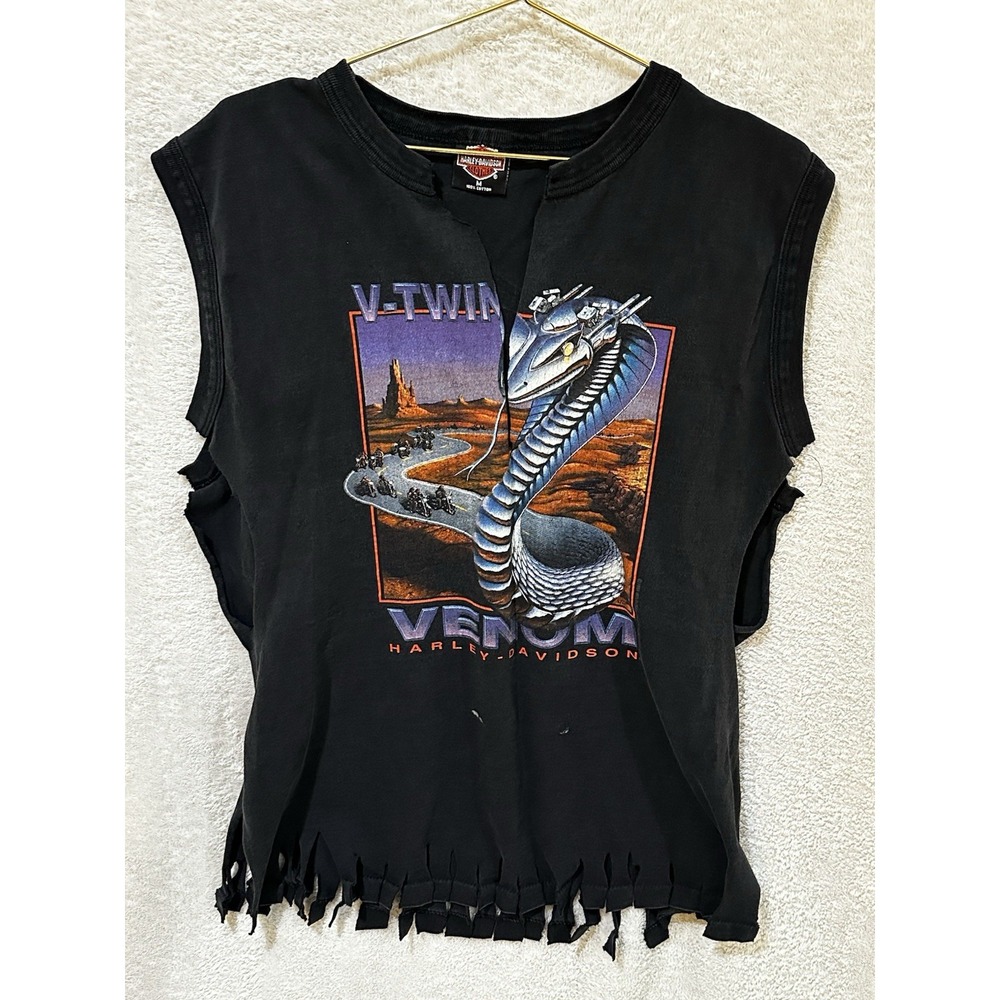 Harley Davidson Venom V-Twin Graphic 1995  T-shirt Size Medium Myrtle Beach SC‎